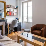 Nice Quiet Apartment On The Quays Of The Seine